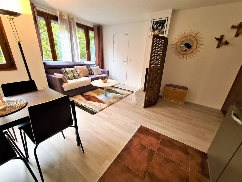 Joli T2 Lumineux Et Cosy Au Centre D'Annecy Exterior foto
